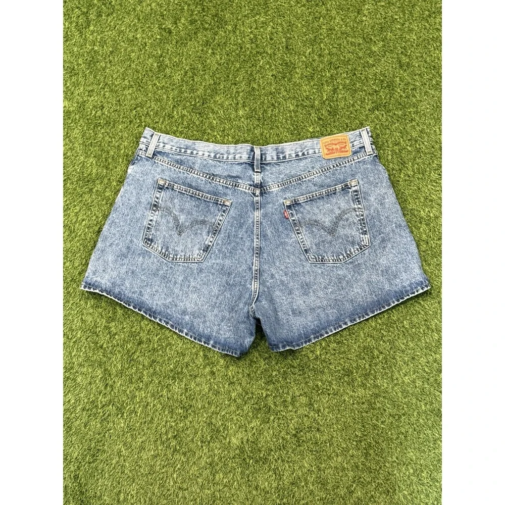 Levis High Waisted Mom Shorts Plus 24W Medium Blue Wash Denim Jean Jorts‎ Cotton